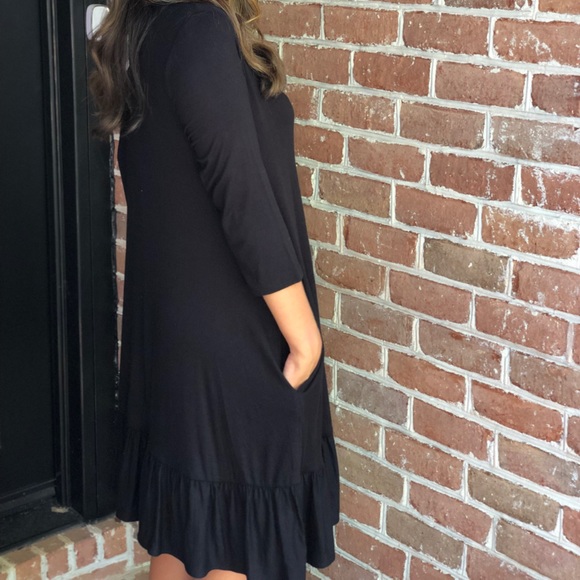 ⭐️last one ⭐️ umgee black dress with ruffle hem - Picture 2 of 8